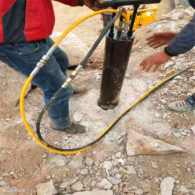 洛陽老城破石頭不讓火工用哪種機器不易損壞隧道掘進