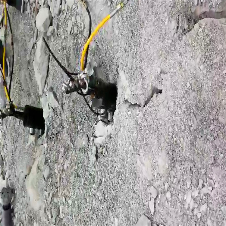 杭州下沙區(qū)挖石頭基坑工期緊挖機打不動怎么辦安裝
