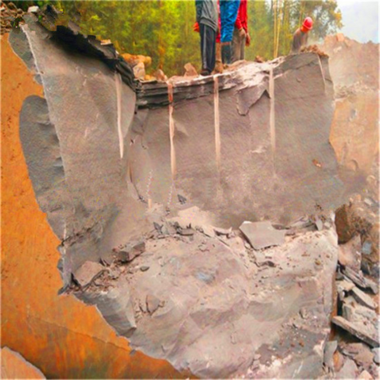 湖州吴兴区挡墙基础开挖破石头设备出租价格
