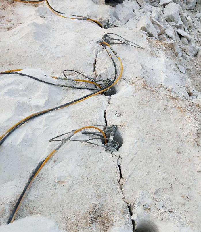 山南扎囊快速把石頭撐開的機(jī)器分裂效果