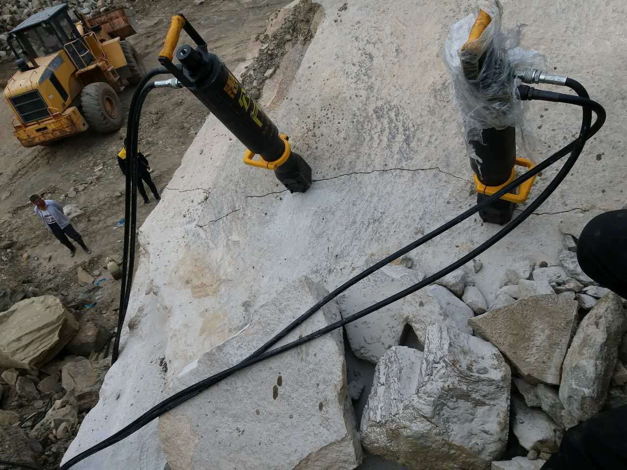 張家口懷安豎井樁基修路破石開采礦山圖片