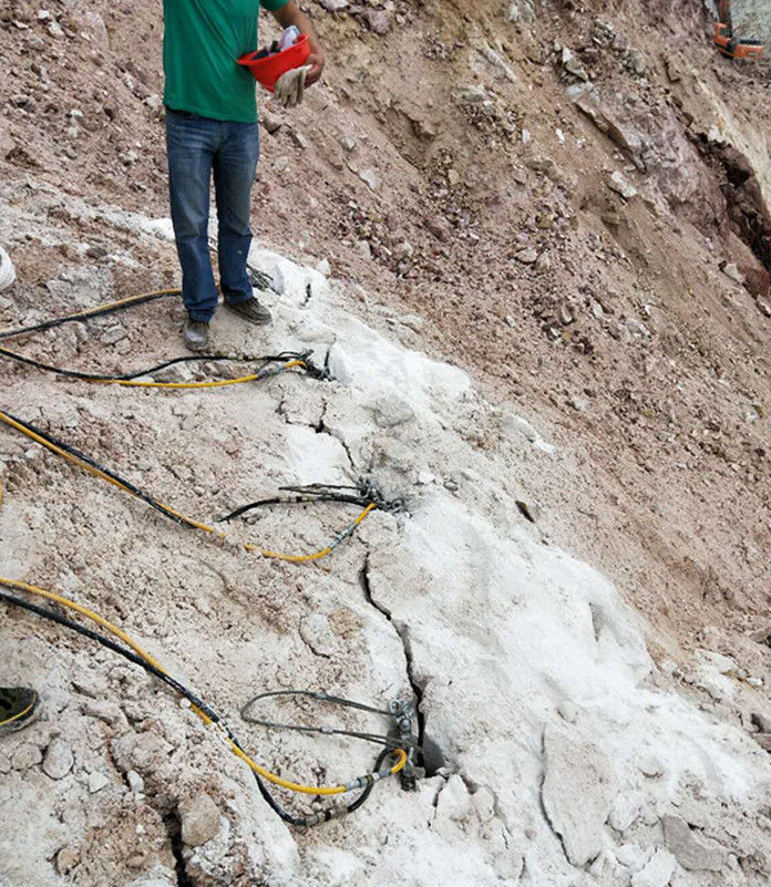 張家口懷安豎井樁基修路破石開采礦山圖片