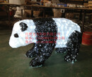 户外装饰造型灯，平面大熊猫艺术灯图片