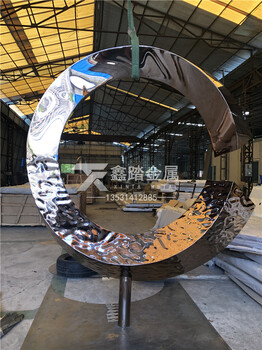 重庆不规则镜面不锈钢圆环雕塑厂家创新设计效果图