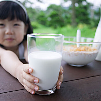 奶吧加盟山东滨州莱芜东营哪家好？