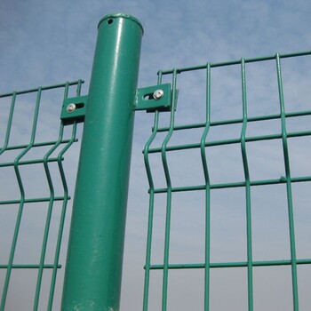 优科丝网供应公路防护用双边丝护栏