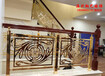 热门别墅铜艺楼梯护栏弧形楼梯扶手现代装修实景图
