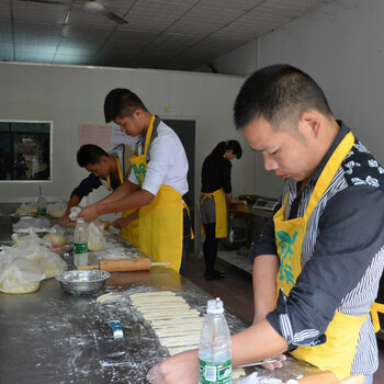 美味香酥大油条做法培训,哪里有学做无矾油条