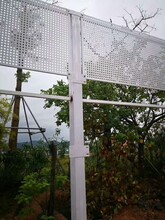 珠海斗门区冲孔网护栏生产厂家施工围栏防风网