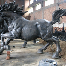 供应骏马雕塑，铸铜马，仿铜马，厂家直销，可来图定制