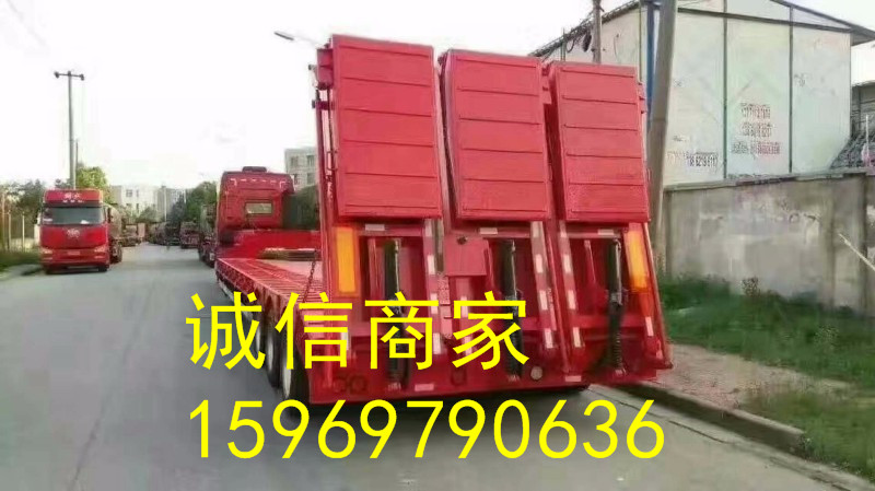 甘肃金昌平板高栏，挖掘机运输车，17.5米高低板运输车