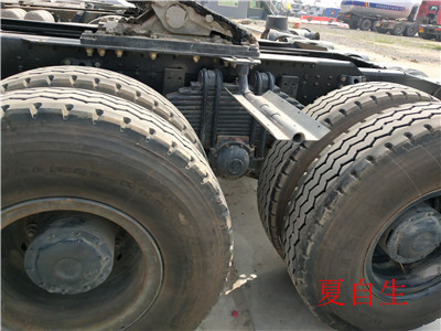 欧曼6系双驱牵引车原装车