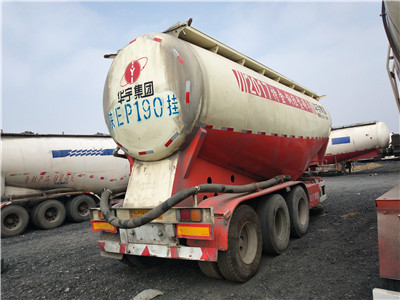 云浮郁南二手豪沃牵引车半挂车336马力375马力半挂车
