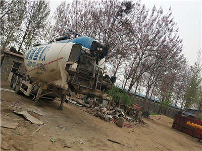 濠江区出售二手德龙牵引车 国四排放 双驱轻体可分期