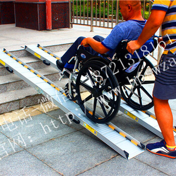 户外残疾人使用快捷坡道板