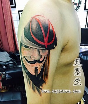 重庆天墨堂刺青店纹身10年讲解清洁纹身机色料方法