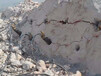 云南保山挖竖井有硬石头怎么破碎劈裂机不错的选择