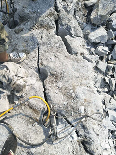 竖井开挖不让爆破有什么好办法柱塞式液压岩石劈裂机图片1