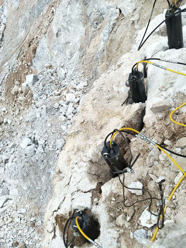 江苏泰州基坑开挖硬石头静态岩石机