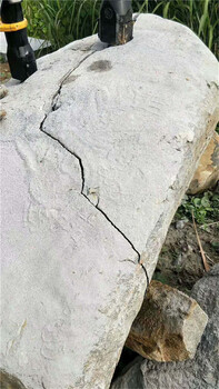 陜西西安巷道堅硬石頭開采靜態(tài)分裂棒產(chǎn)量高小劈裂機裂石機