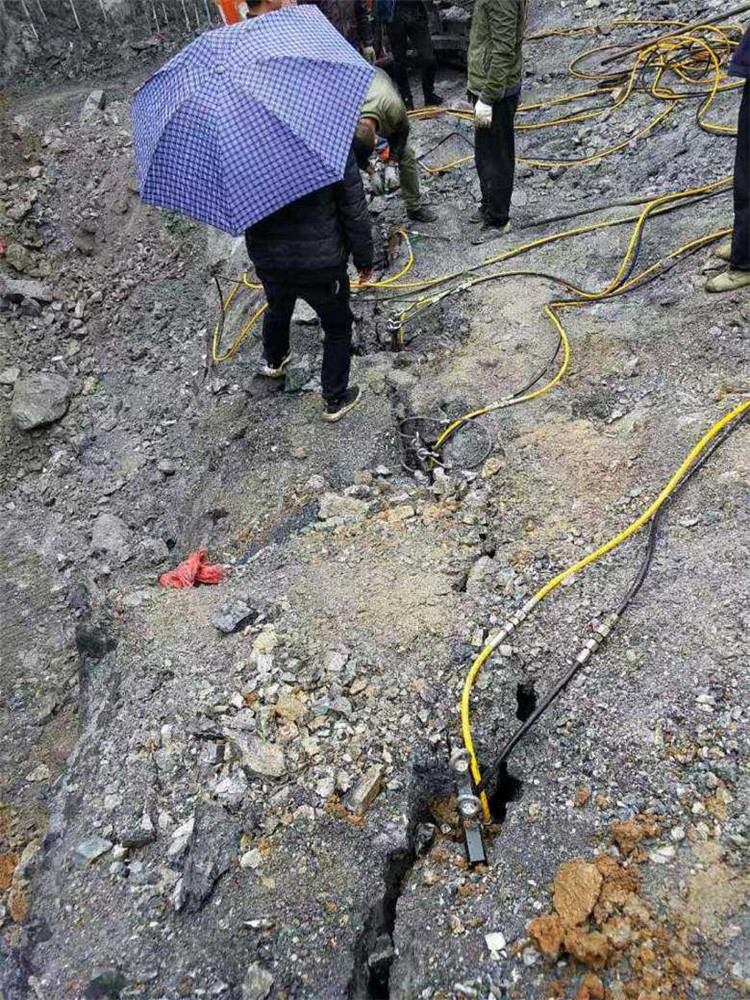 城市挖石头地基静态岩石劈裂机吐鲁番地区