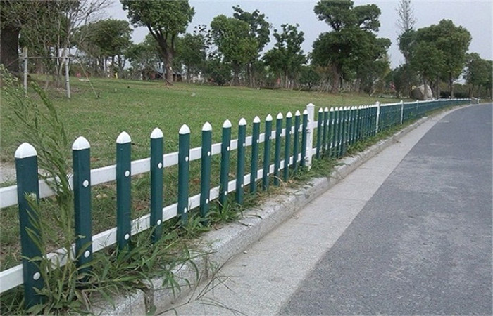 信阳新县pvc护栏厂家￥40公分高草坪护栏