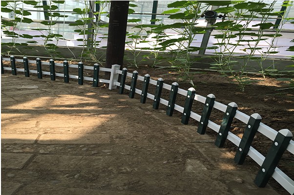 信阳淮滨县塑料绿化护栏网88美好乡村塑钢护栏厂