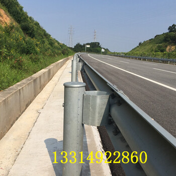 热高速护栏板喷塑防撞波形梁护栏乡村道路防护栏