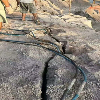 连云港矿山开采硅石石头破碎分裂机