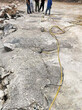 液压开石机山东德州石灰岩破裂机图片