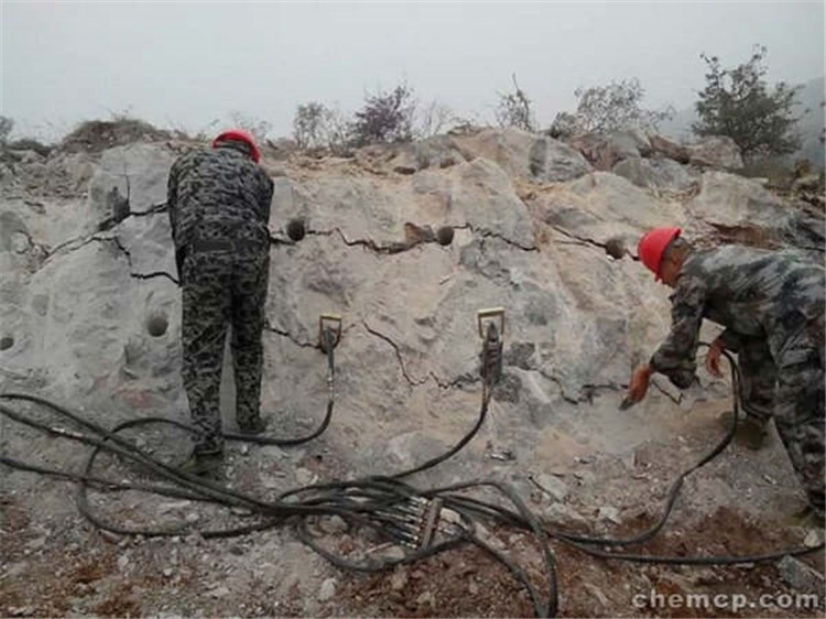 出售城市建设石头荒料破除劈裂器/