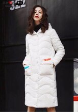 欧姿俪尔18冬羽绒服深圳品牌折扣女装大毛领欧洲站鸭宝宝雪罗拉图片