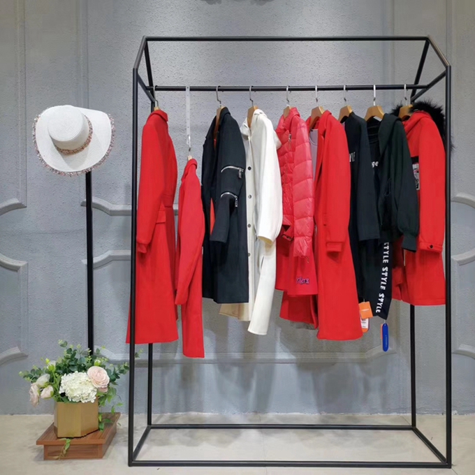 阿尤三线品牌女装加盟红袖品牌折扣加盟店什么是品牌专柜尾货