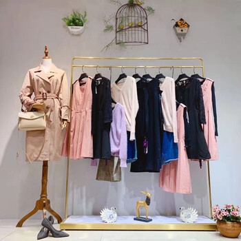 帛珂女裝斯?fàn)桘惻b折扣店東莞批發(fā)市場女裝品牌折扣