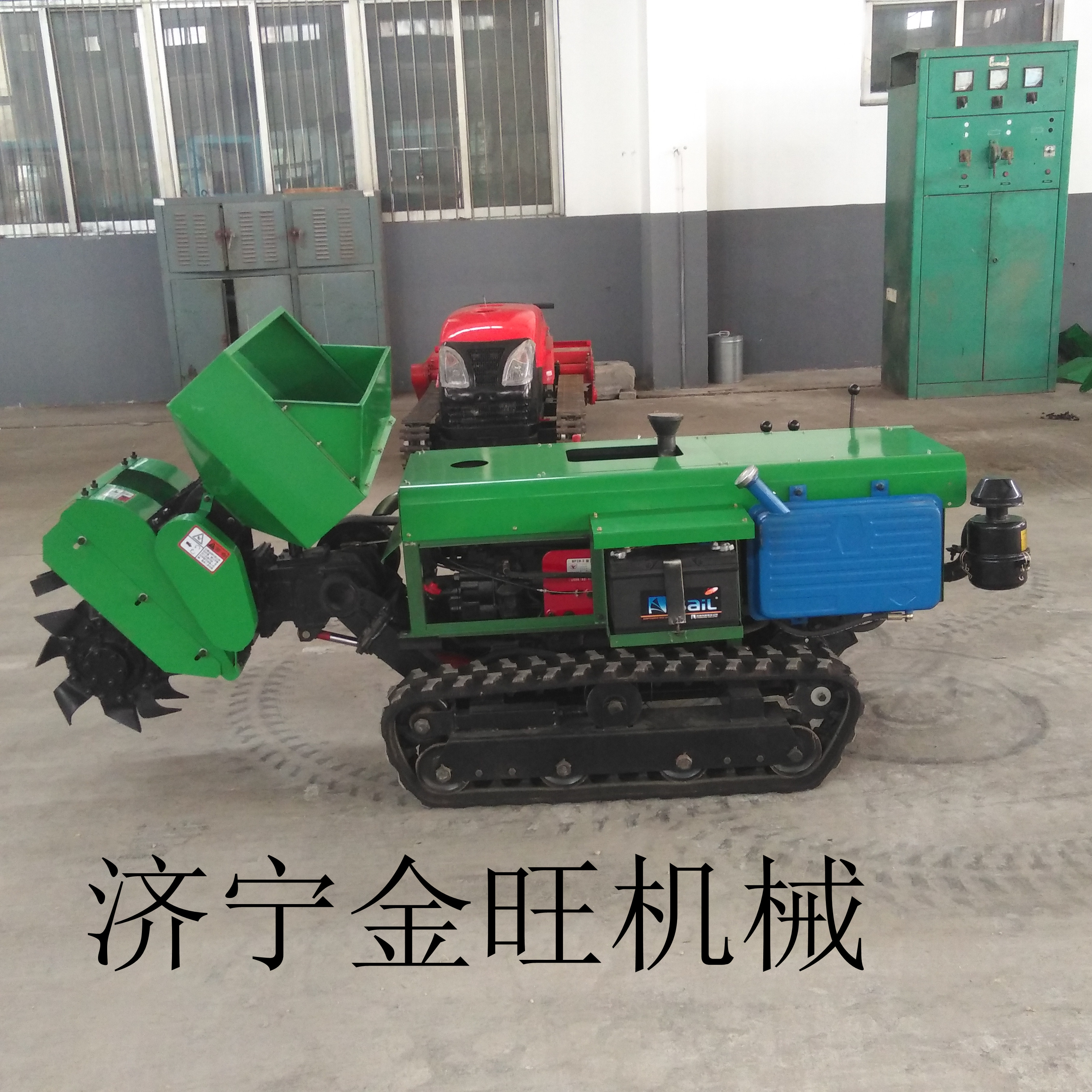 小型履带式拖拉机施肥机履带式果林果树开沟施肥机价格