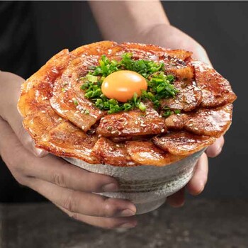 烧肉丼饭加盟品牌，兀岛烧肉丼饭加盟店成本高不高