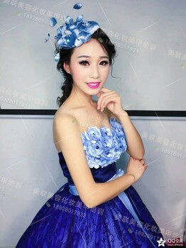 学美容化妆美甲半来坦洲美联学校，新一年给自己充电