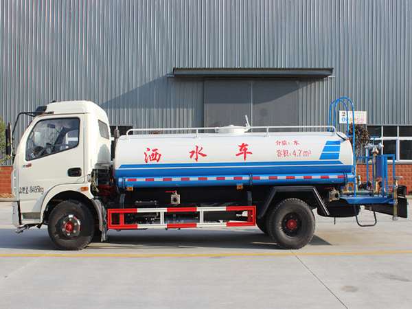 10方東風(fēng)福瑞卡多功能水車噴灑車的價(jià)格