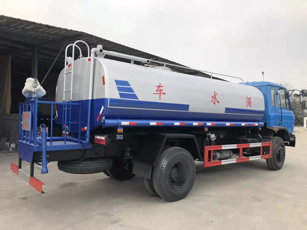 153東風(fēng)15方霧炮灑水車灑水車生產(chǎn)廠家