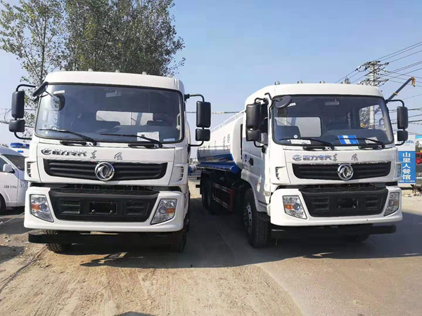 20方東風(fēng)御龍后雙橋霧炮灑水車噴灑車價(jià)錢
