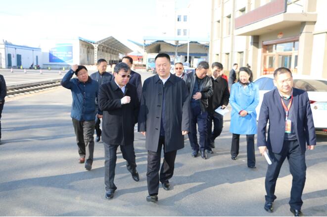 佳木斯市市长郭冀平莅临中国农机产业网参观指导工作