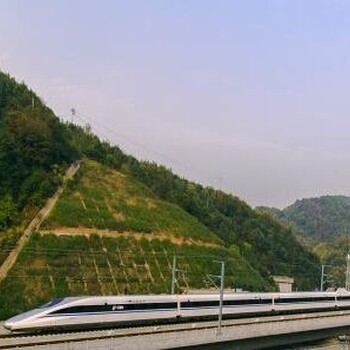 鹽城高鐵鐵路邊坡打造綠化草種
