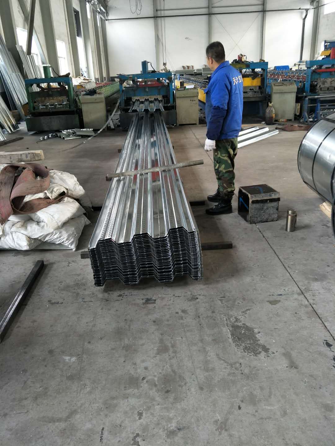 郭楞自治州和硕县YXB51-305-915镀锌压型钢板厂家
