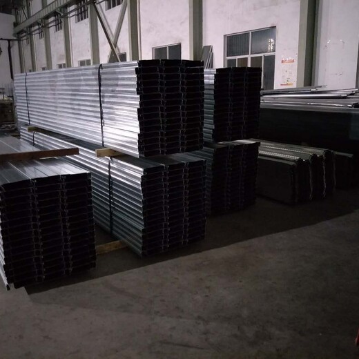 新疆YX75-230-690压型钢板厂家