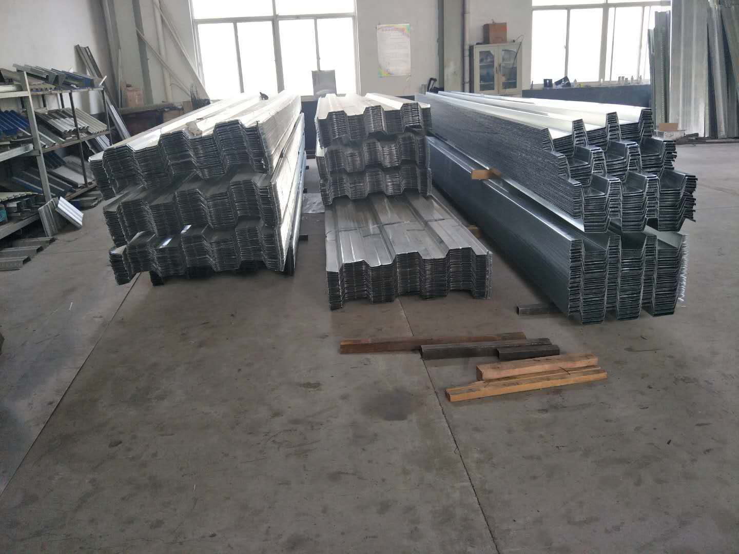 乌海YXB65-185-555压型钢板厂家