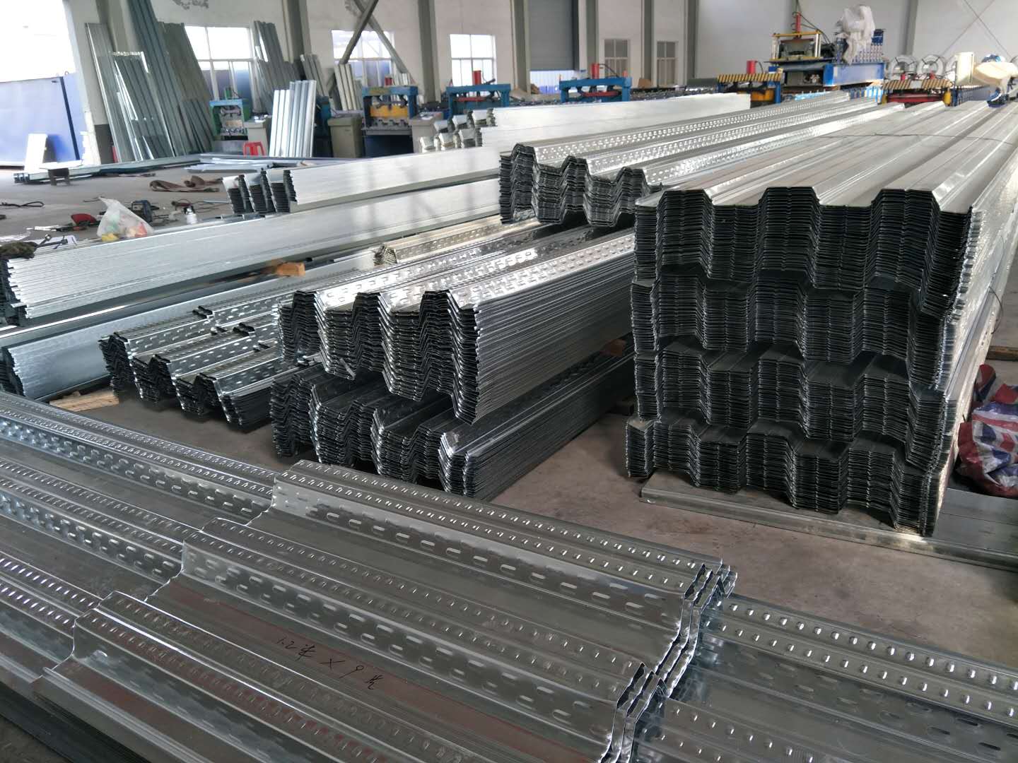 海南藏族自治州YX130-300-600压型板厂家