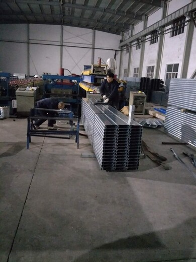 阿里地区YXB48-200-600压型钢板厂家