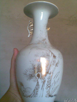 花瓶估值400万古董商收手续费后消失