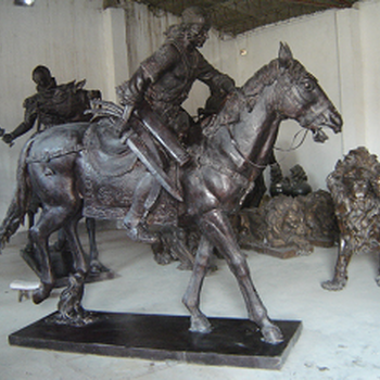 供应铸铜人物雕塑骑马铜雕人物广场户外园林景观雕塑摆件