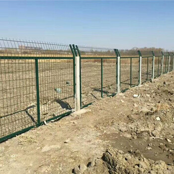 生产铁路护网厂家-铁路护栏网2米x3米价格-铁路防护网